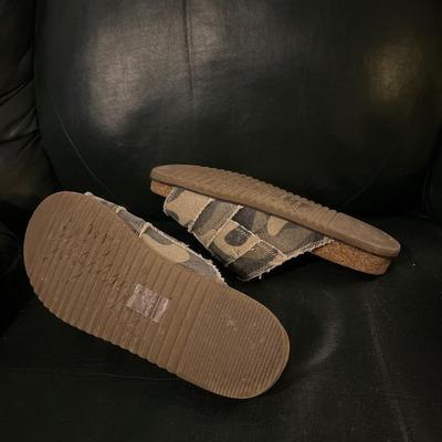 Blowfish camo slides size 7 1/2
