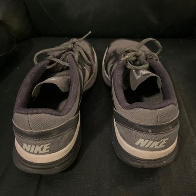 Nike Size 8 shoes