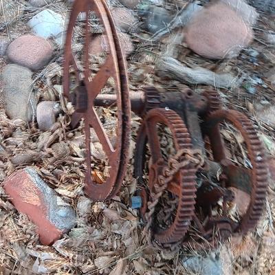 Yard art Gears for yard art or constructing art