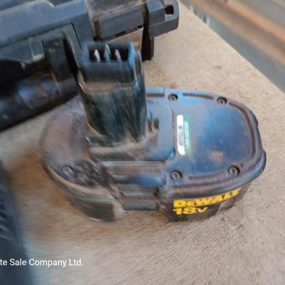 18 Volt Dewalt battery and charger with a drill case