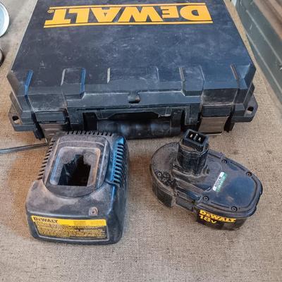 18 Volt Dewalt battery and charger with a drill case