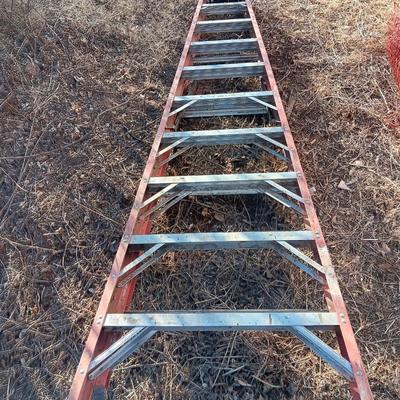 Werner fiberglass 300 lbs. Professional Industrial use 10-foot ladder