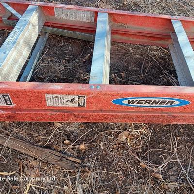 Werner fiberglass 300 lbs. Professional Industrial use 10-foot ladder