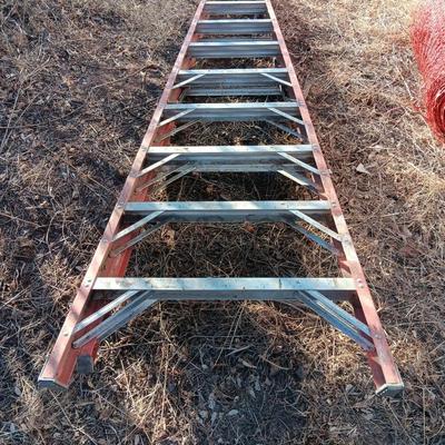 Werner fiberglass 300 lbs. Professional Industrial use 10-foot ladder