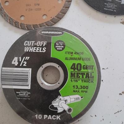 Variety of 4.5" grinding wheels