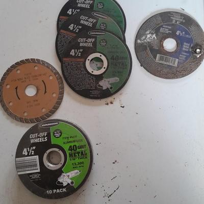 Variety of 4.5" grinding wheels