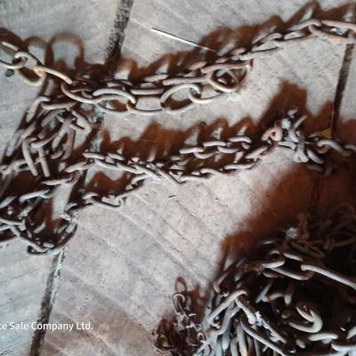 Vintage nonfunctioning animal steel traps and chains