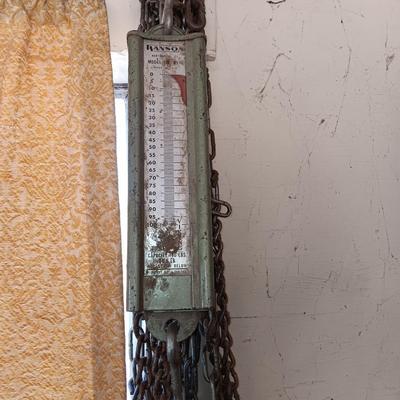 Hanson Viking hanging scale with some chain