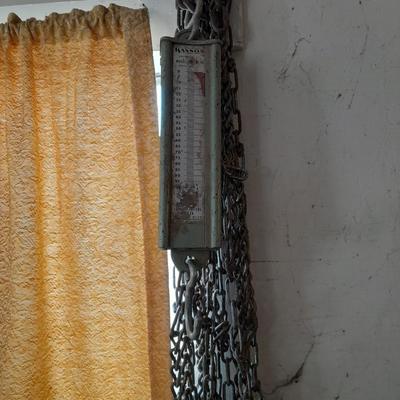 Hanson Viking hanging scale with some chain
