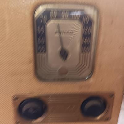 Vintage Philco tube radio