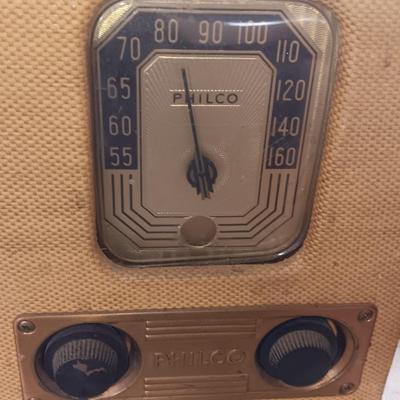 Vintage Philco tube radio