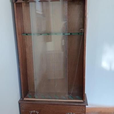 Glass door gun cabinet with drawer - holds 8 rifles.