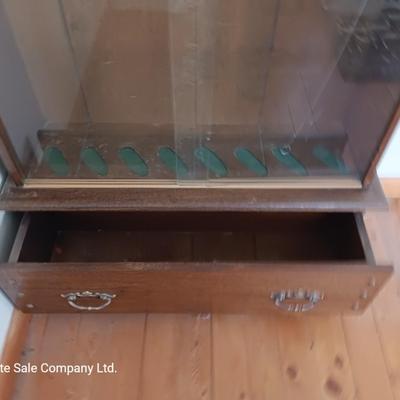 Glass door gun cabinet with drawer - holds 8 rifles.
