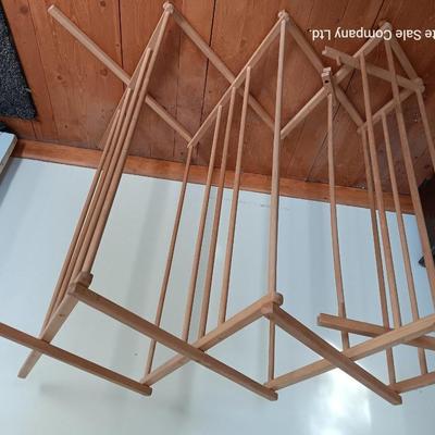 Folding / collapsible clothes drying rack