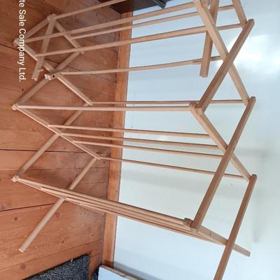 Folding / collapsible clothes drying rack