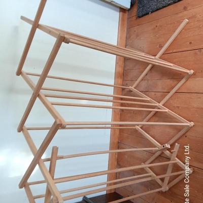 Folding / collapsible clothes drying rack