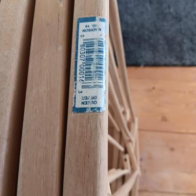 Folding / collapsible clothes drying rack