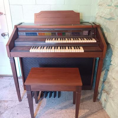 Beautiful electric Lowrey Organ with bench and music books