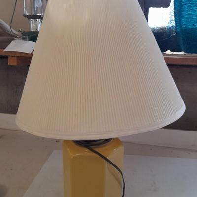 Vintage Yellow ceramic base table lamp