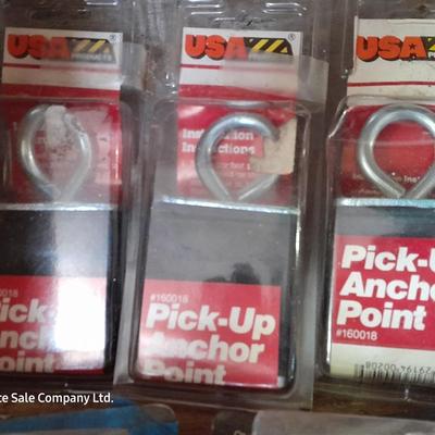 Assortment of mostly new home hardware