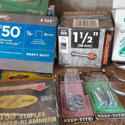 Assortment of mostly new home hardware