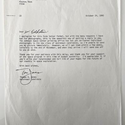 Astronaut Thomas D. Jones signed Nasa letter