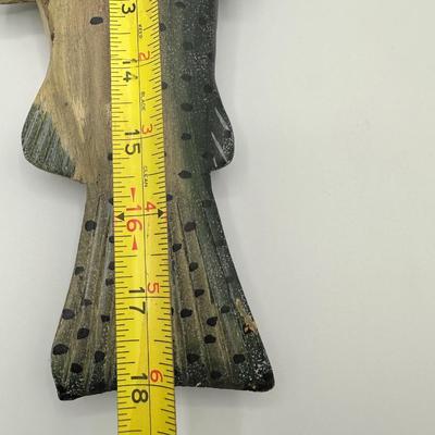 18†Carved Wood Fish Decor