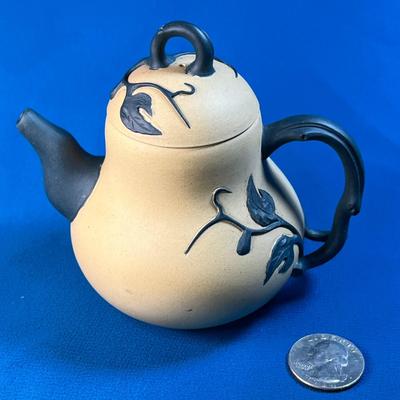 CHARMING LITTLE TEAPOT WITH RAISED LEAF AND BRANCH EMBELLISHMENT