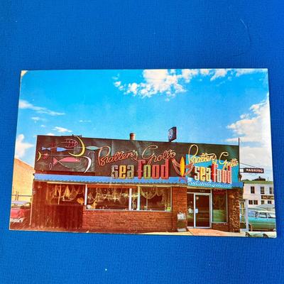 VINTAGE BRATTEN'S GROTTO SEA FOOD RESTAURANT POST CARD- COOL GRAPHICS ON SIGN!