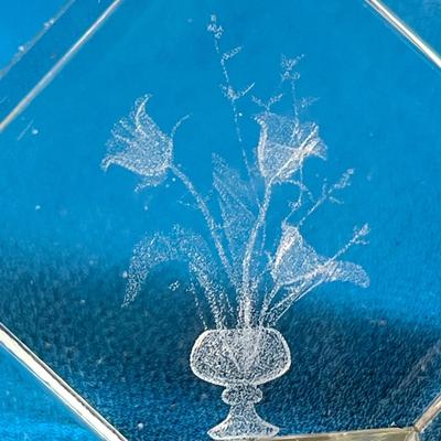 GLASS CUBE WITH ETCHED FLOWER INSIDE