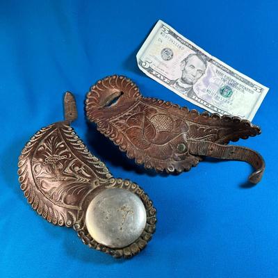 VINTAGE TOOLED HORSE LEATHER TACK PIECES