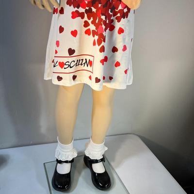 LITTLE GIRL MANNEQUIN WITH MOLDED HAIR, REAL EYELASHES