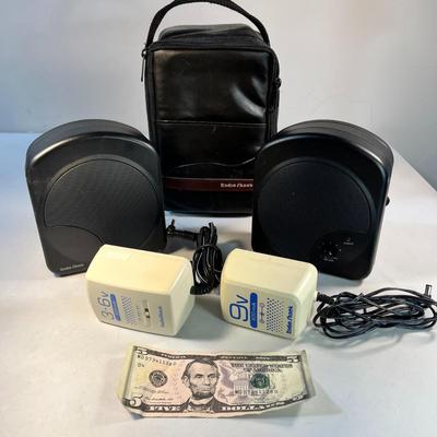 RADIO SHACK PORTABLE SPEAKER PAIR IN CASE