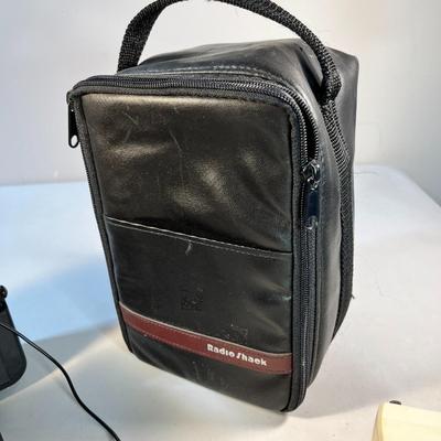 RADIO SHACK PORTABLE SPEAKER PAIR IN CASE