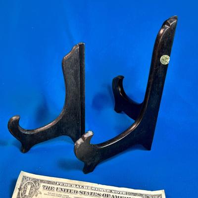 PAIR OF BLACK WOOD PLATE HOLDERS, ONE 6-1/2" TALL, ONE 5-1/4" TALL