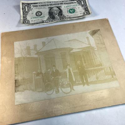 EARLY 1900's PHOTO OF PEOPLE WITH BICYCLE