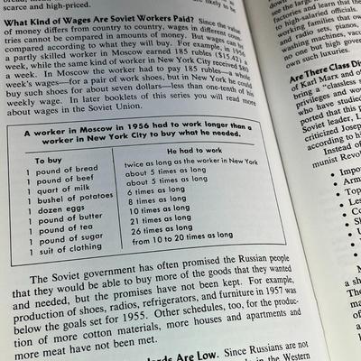 1959 "WHAT IS COMMUNISM?" BOOKLET NO. 2 of DEMOCRACY vs. COMMUNISIM SERIES