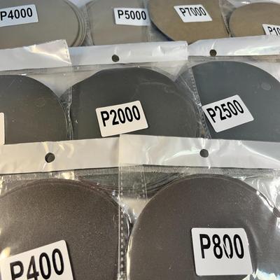 GROUP OF ASSORTED FINE GRIT SANDING DISCS, NEW IN PACKAGES:  400 - 10,000 GRIT, 3-5 DISCS PER PACKAGE