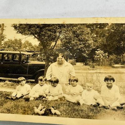 EARLY 1900's PHOTO 6 CUTE KIDS WITH BABY CHICKS, MOTHER/NANNY, CAR