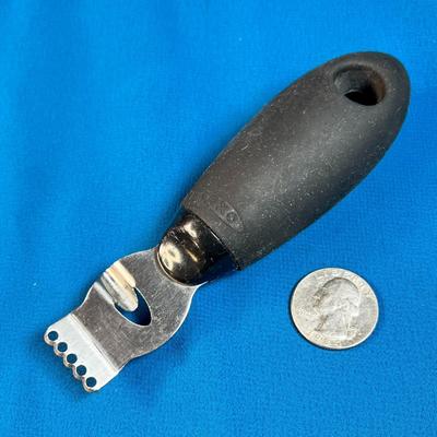 OXO CITRUS PEELER/ ZESTER TOOL 