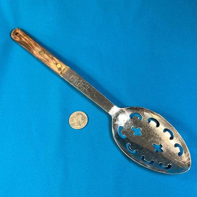 UTICA BLUE RIBBON STAINLESS WOOD HANDLED FANCY SLOTTED SPOON