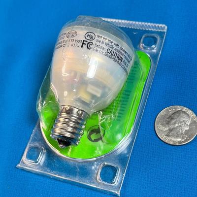 IKEA NEW IN PACKAGE 7W SPOT LIGHT BULB