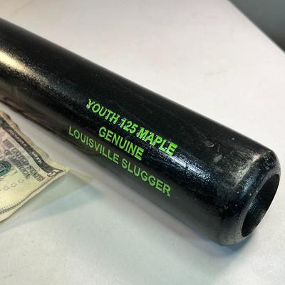 GENUINE LOUISVILLE SLUGGER YOUTH 125 MAPLE BASEBALL BAT