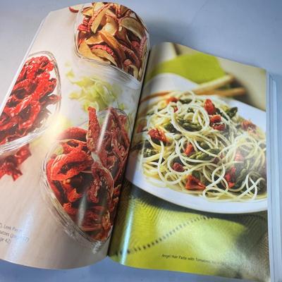 "THE DEHYDRATOR BIBLE" RECIPE BOOK