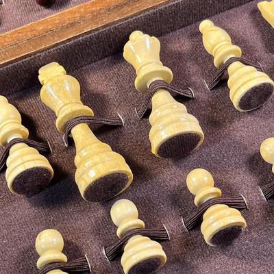 CARVED WOODEN CHESS SET IN FOLDING BOARD/CASE WITH MAGNETIC CLOSE