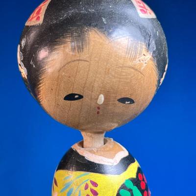 PAINTED WOODEN BOBBLE HEAD JAPANESE DOLL/FIGURE
