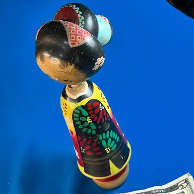 PAINTED WOODEN BOBBLE HEAD JAPANESE DOLL/FIGURE