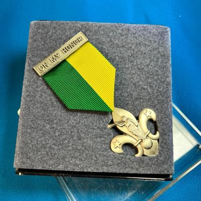  L.D.S. "ON MY HONOR" YOUNG MEN BADGE