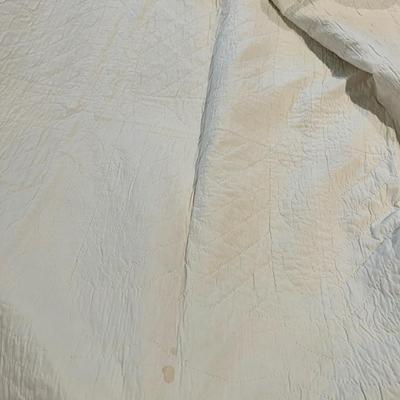 Antique Quilt 50â€x75â€ (1 of 2)