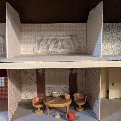 Vintage Dollhouse